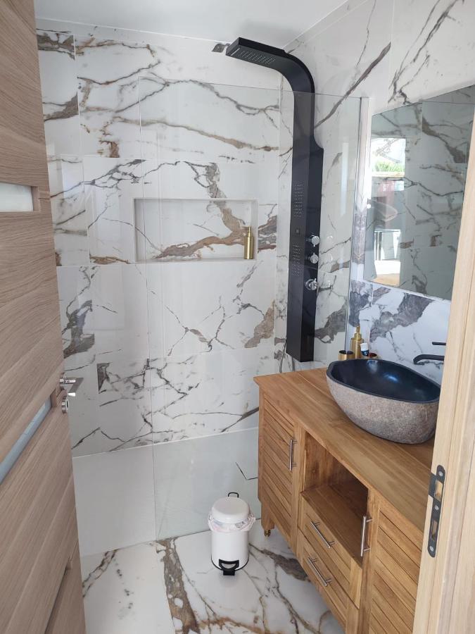 Magnifique Appartement 2 Chambres Avec 50 M2 De Jardin Privatif 라 크라우 외부 사진