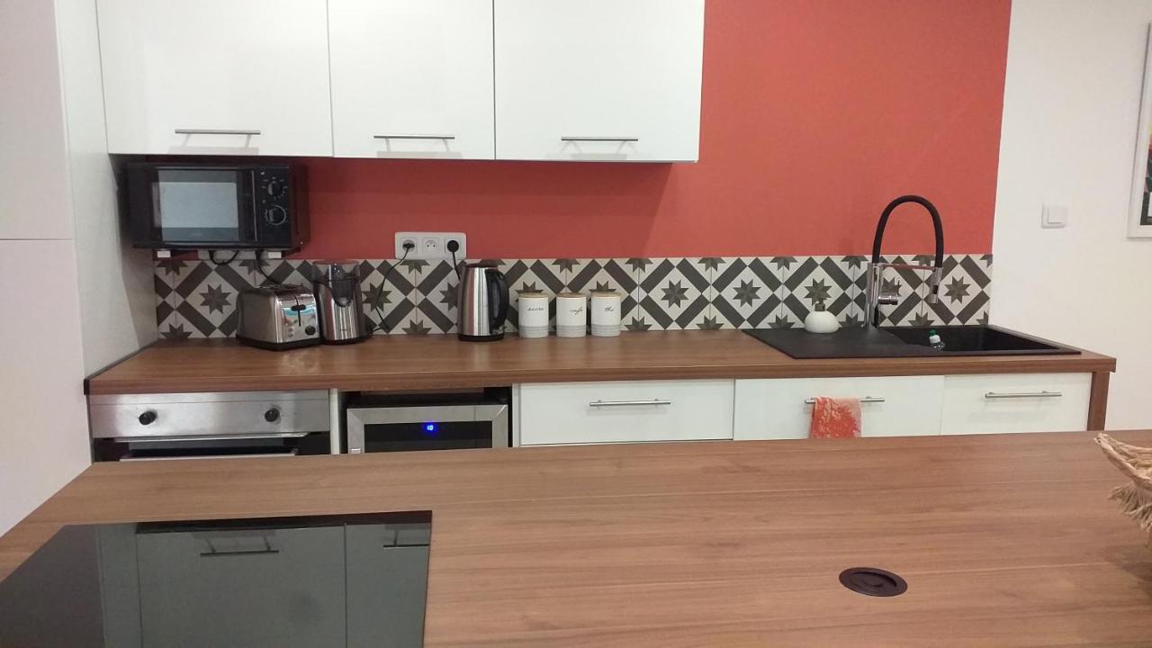 Magnifique Appartement 2 Chambres Avec 50 M2 De Jardin Privatif 라 크라우 외부 사진
