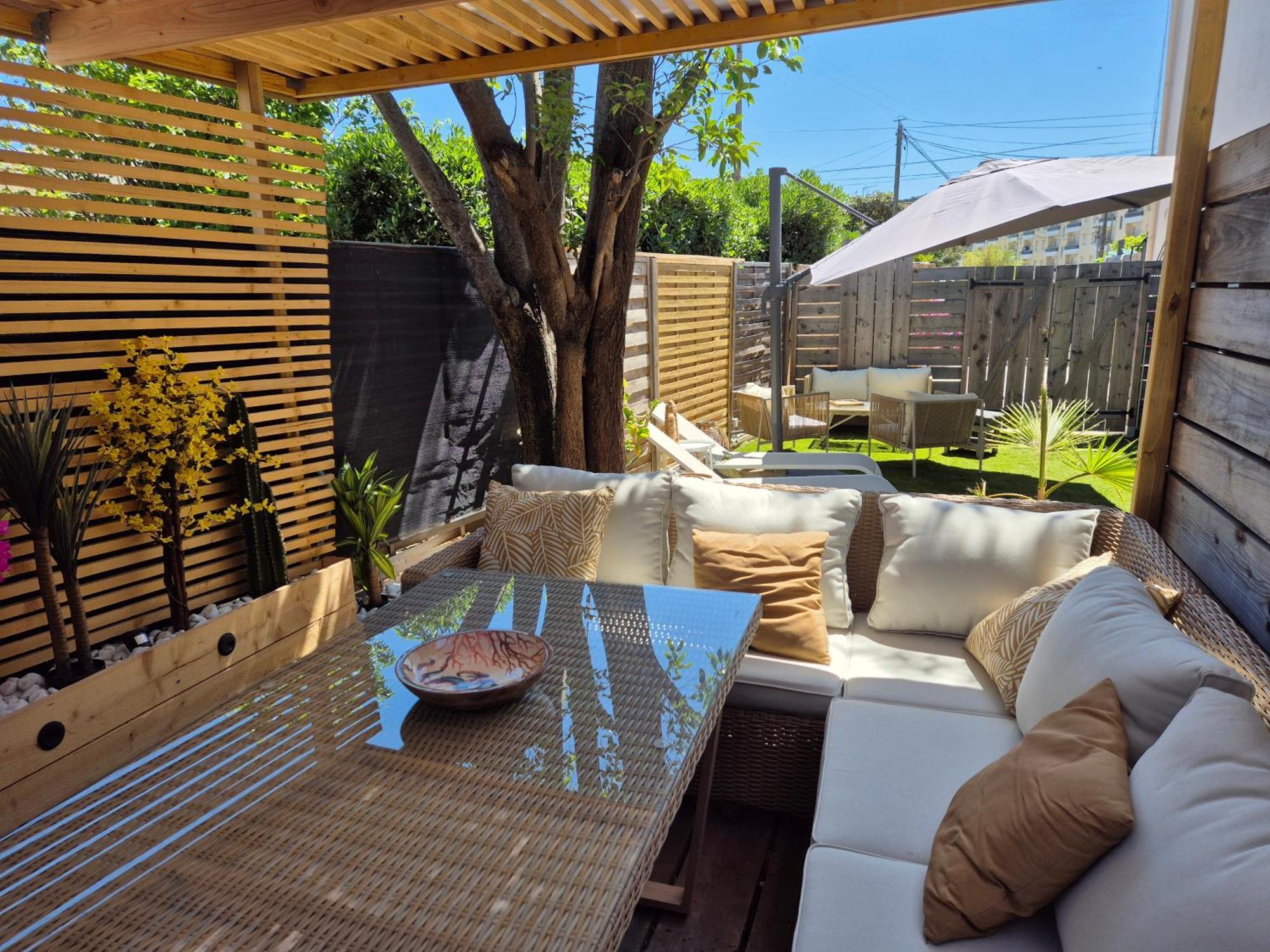 Magnifique Appartement 2 Chambres Avec 50 M2 De Jardin Privatif 라 크라우 외부 사진